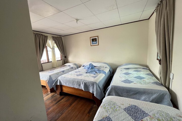 Room 7 of 9