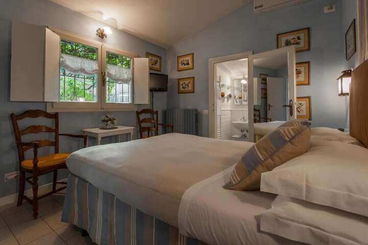 Room 15 of 40