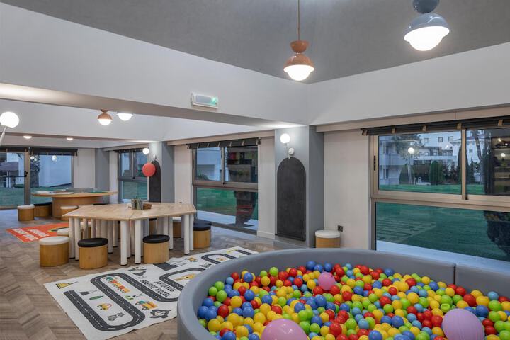 Hotel Interior 190 of 417