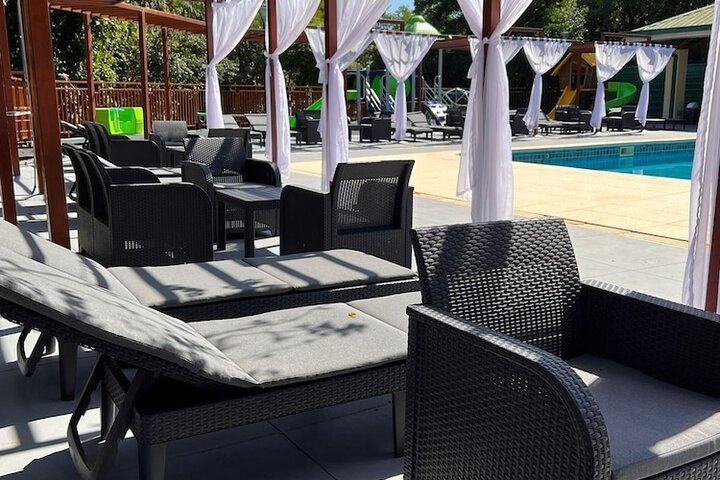 Hotel Pool