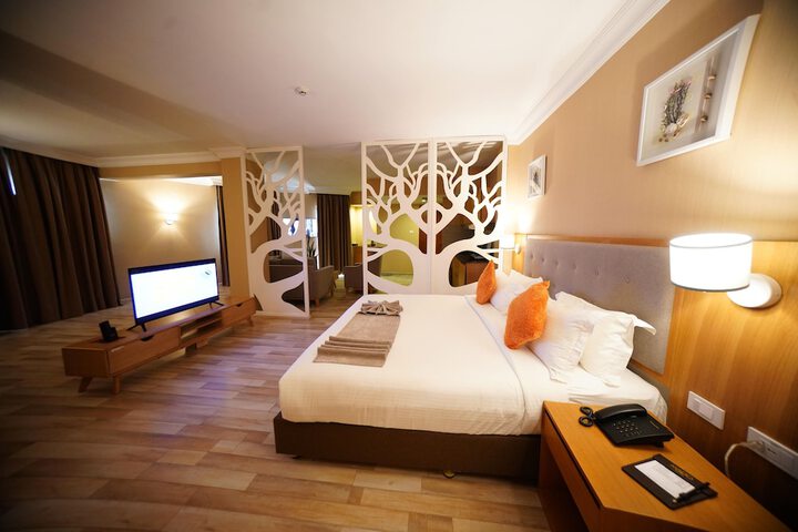 Room 51 of 163