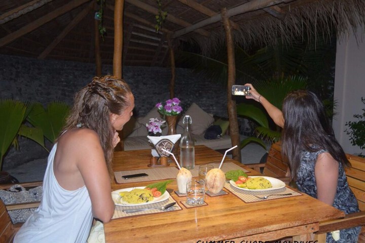 Dining 3 of 13