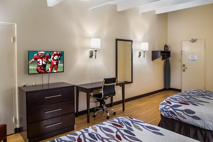 Deluxe 2 Double Beds (8 of 8)