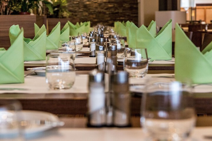 Dining 60 of 94