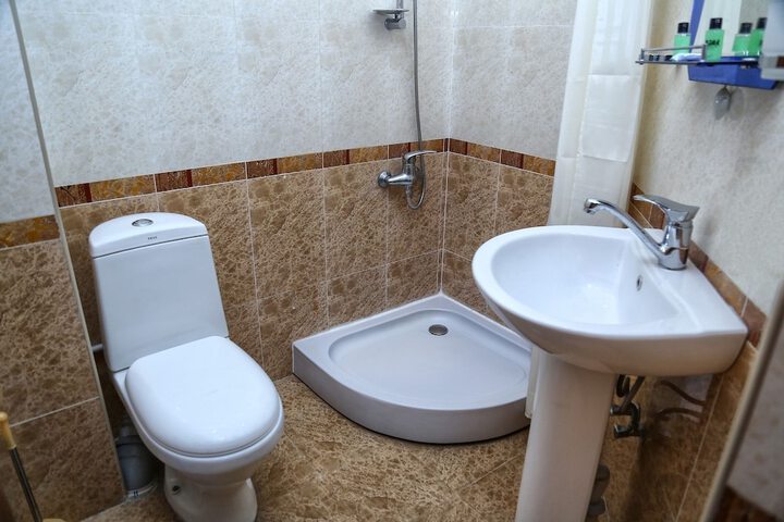 Room 16 of 34