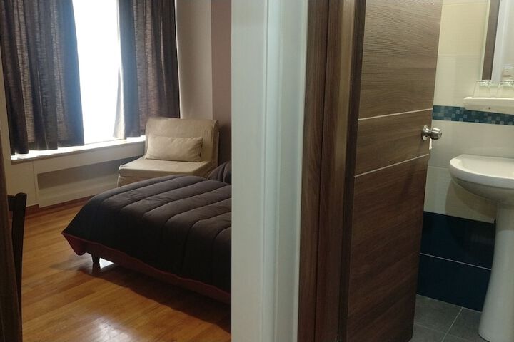 Room 35 of 59