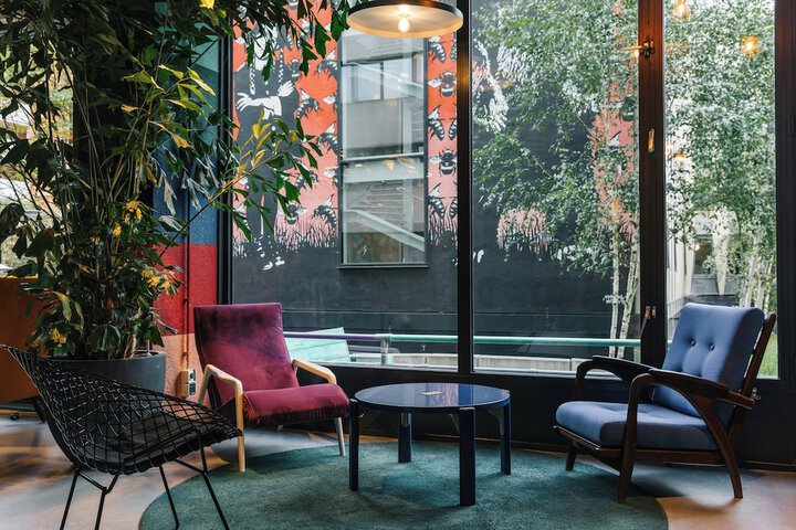 Guest Lobby