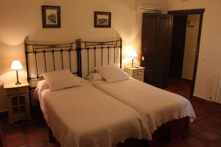 Room 5 of 45