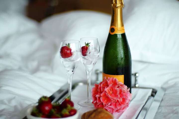 Champagne service