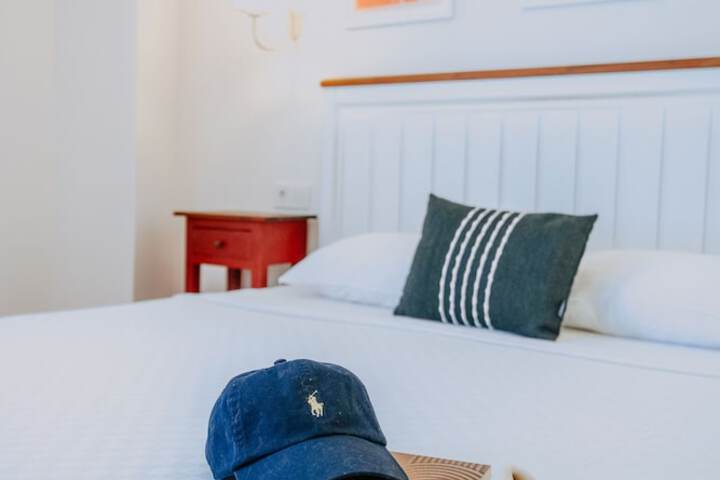 Room 8 of 33
