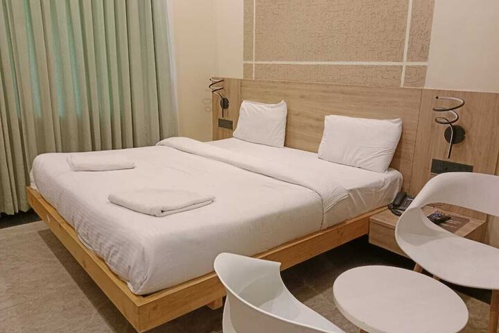 Room 8 of 21
