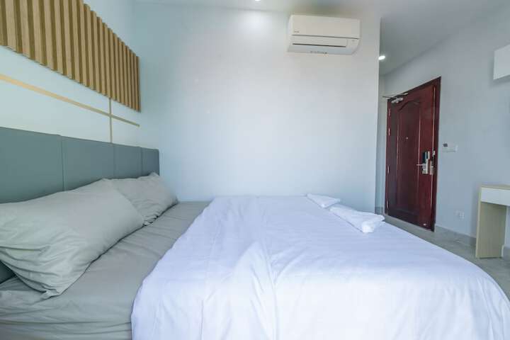 Room 10 of 148