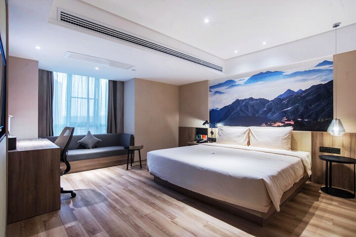 Room 12 of 68