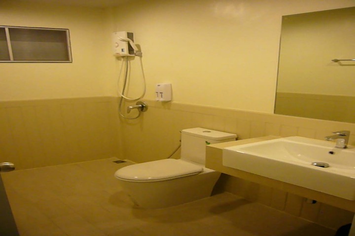 Room 17 of 22