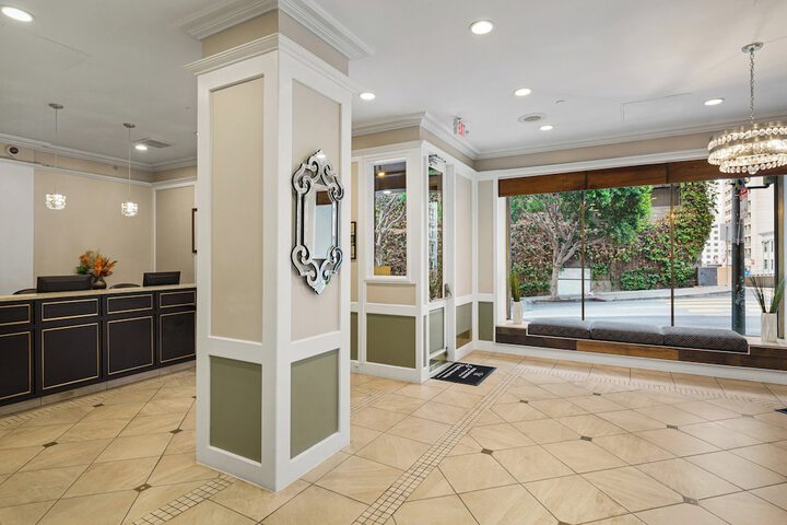 Entrance & Lobby