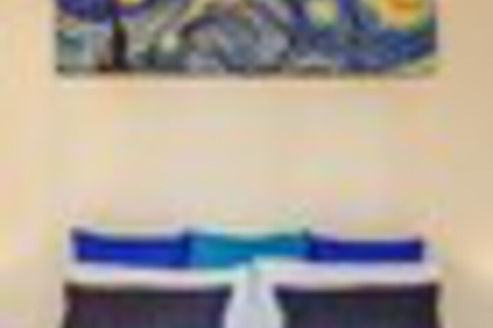 Room 5 of 93
