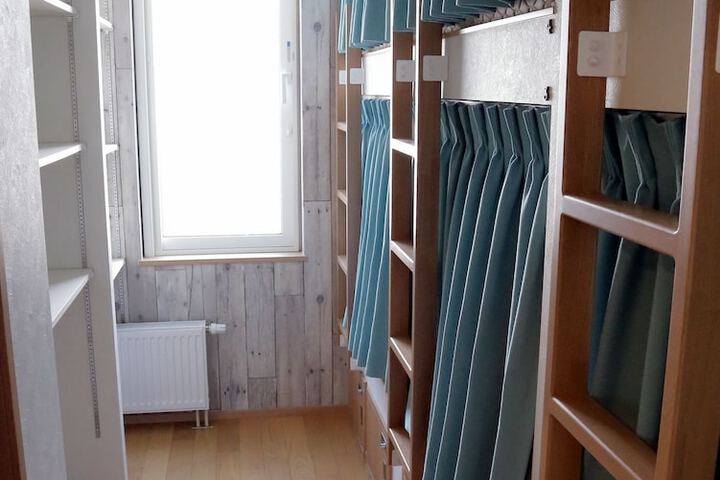 Room 2 of 11