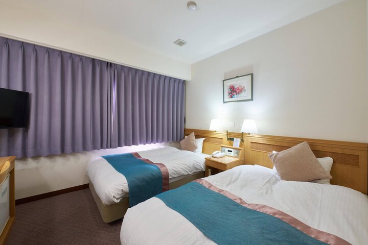 Room 52 of 74