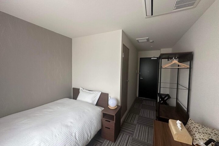 Room 3 of 15