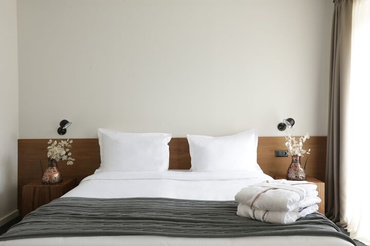 Room 12 of 28