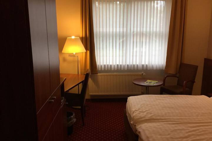 Room 5 of 47