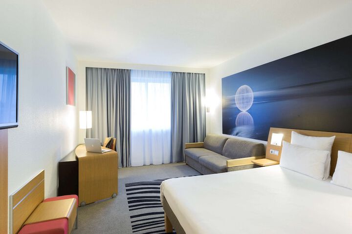 Room 33 of 278