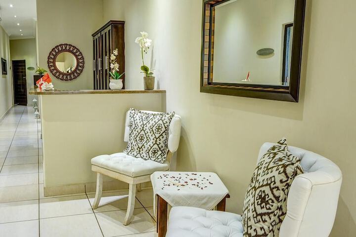 Entrance & Lobby