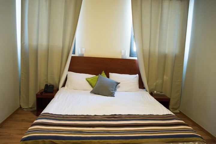 Room 5 of 56