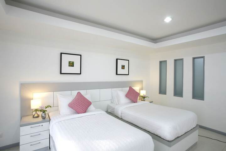 Room 4 of 11