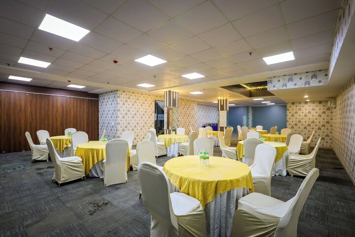 Ballroom/Hall 45 of 56