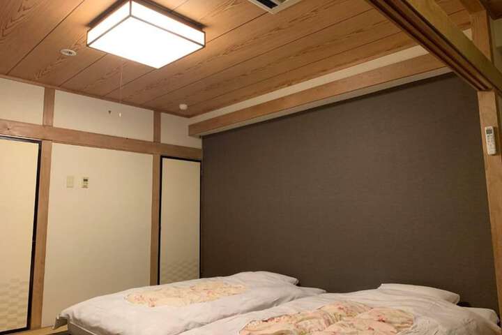 Room 10 of 34