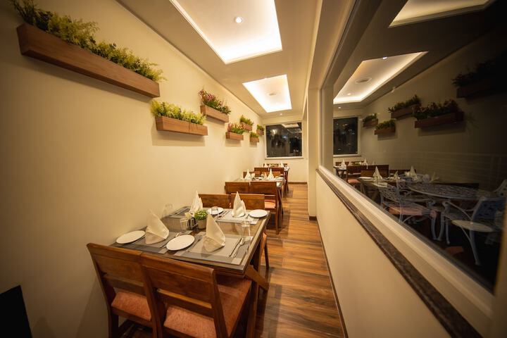 Dining 49 of 87
