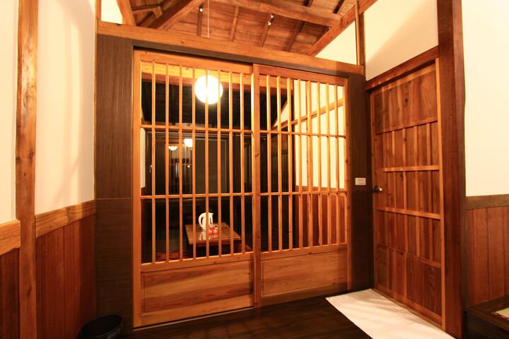 Room 5 of 34