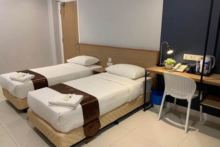 Room 8 of 63