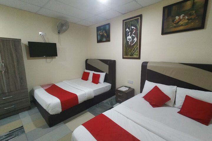 Room 13 of 20