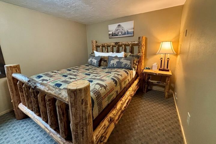 Room 28 of 140