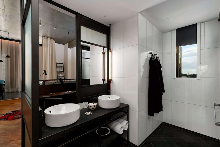 Room 28 of 58