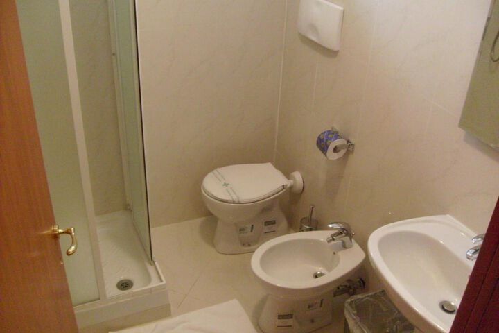 Room 35 of 43