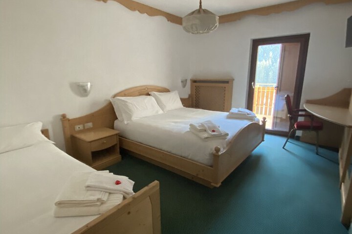 Room 10 of 52