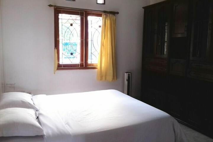 Room 12 of 17