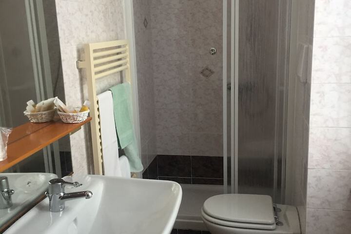 Room 7 of 20