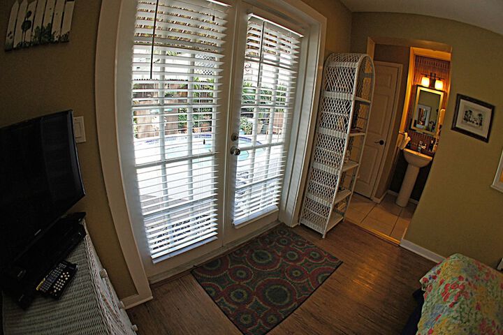 Room 27 of 192