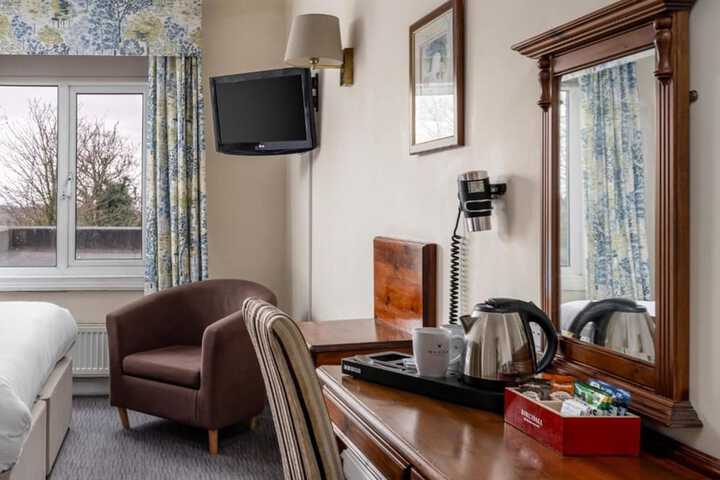 Room 16 of 36