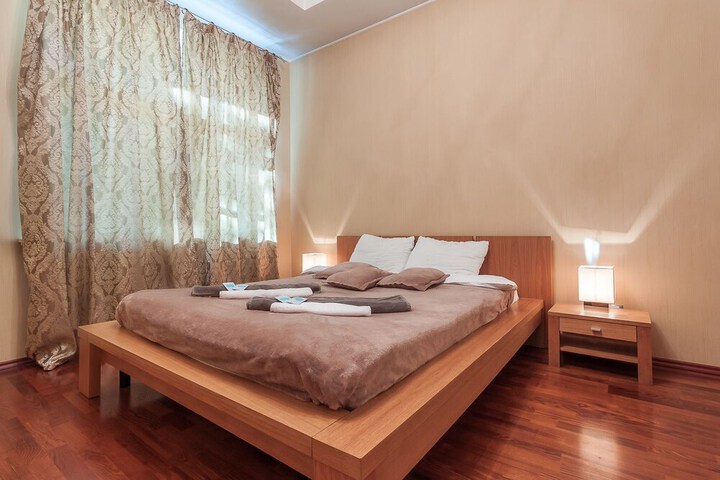 Room 3 of 16