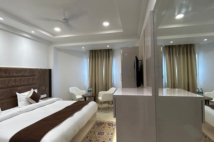 Room 15 of 40