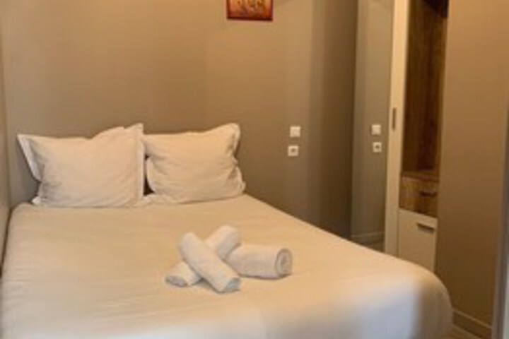 Room 15 of 21