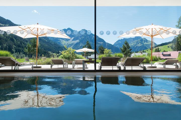 Pool Hotel
