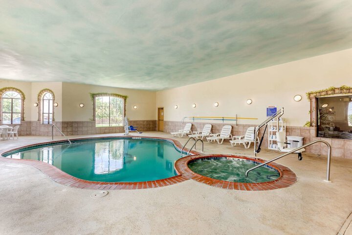 Pool Hotel