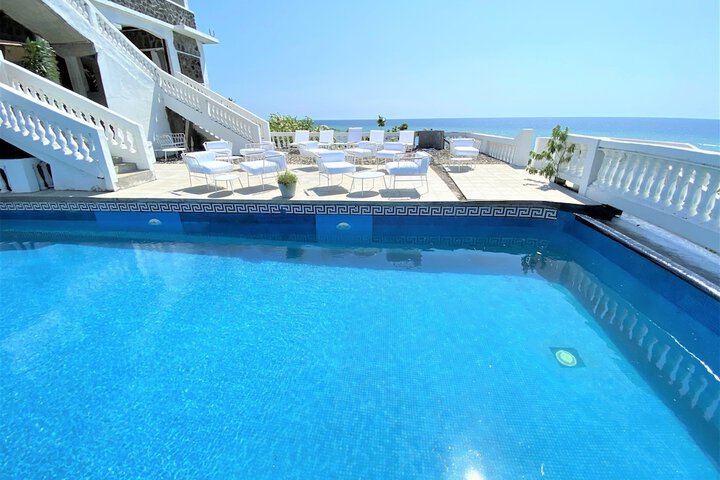 Pool 16 of 37