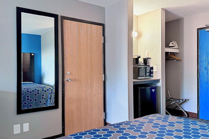 2 Queen Beds (11 of 20)